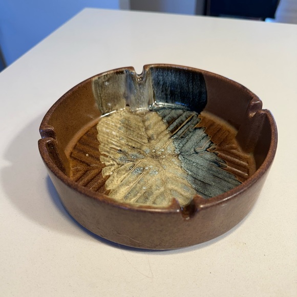 Vintage Pottery Craft Ashtray #400 - Picture 1 of 8